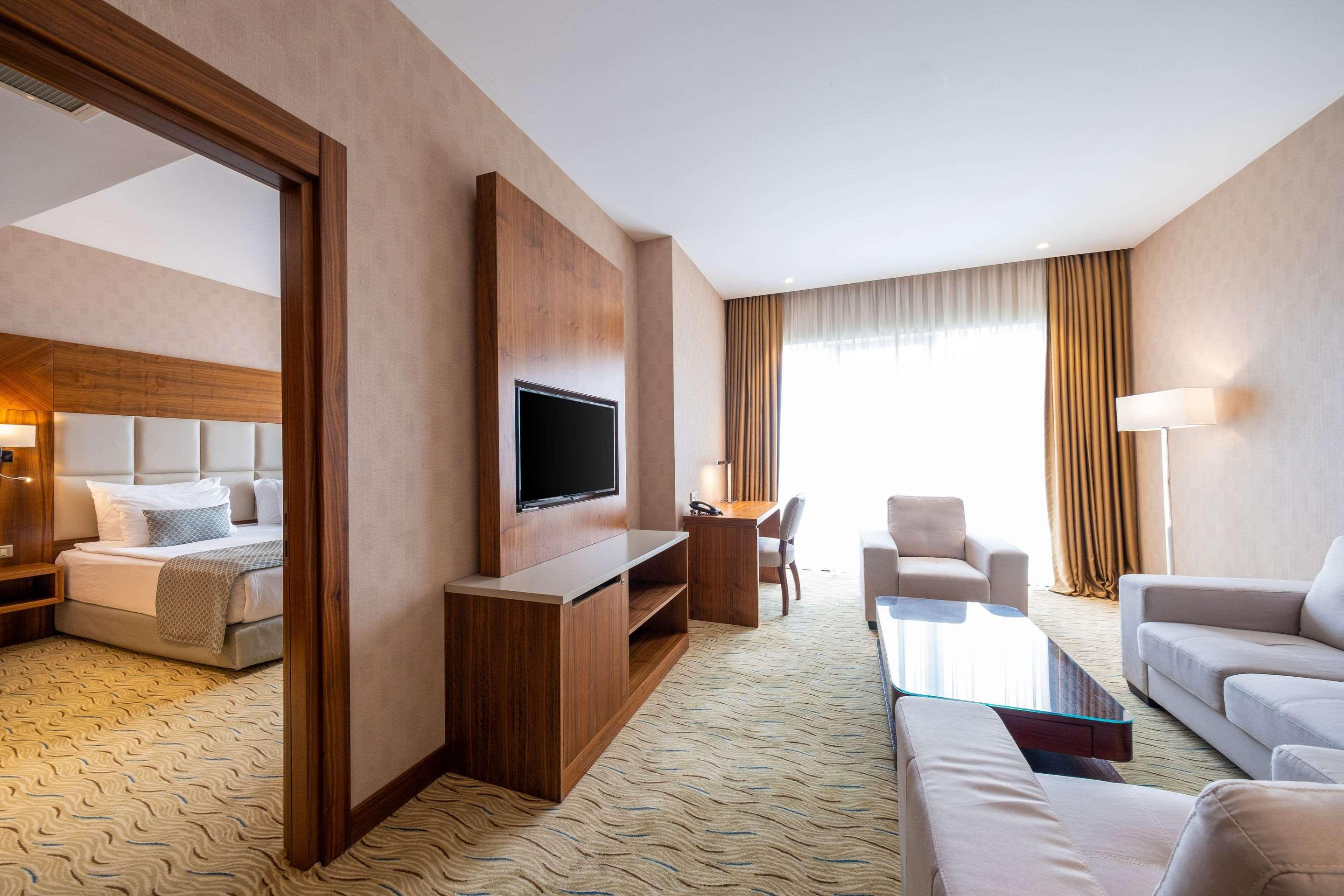 Clarion Hotel Istanbul Mahmutbey Exterior photo