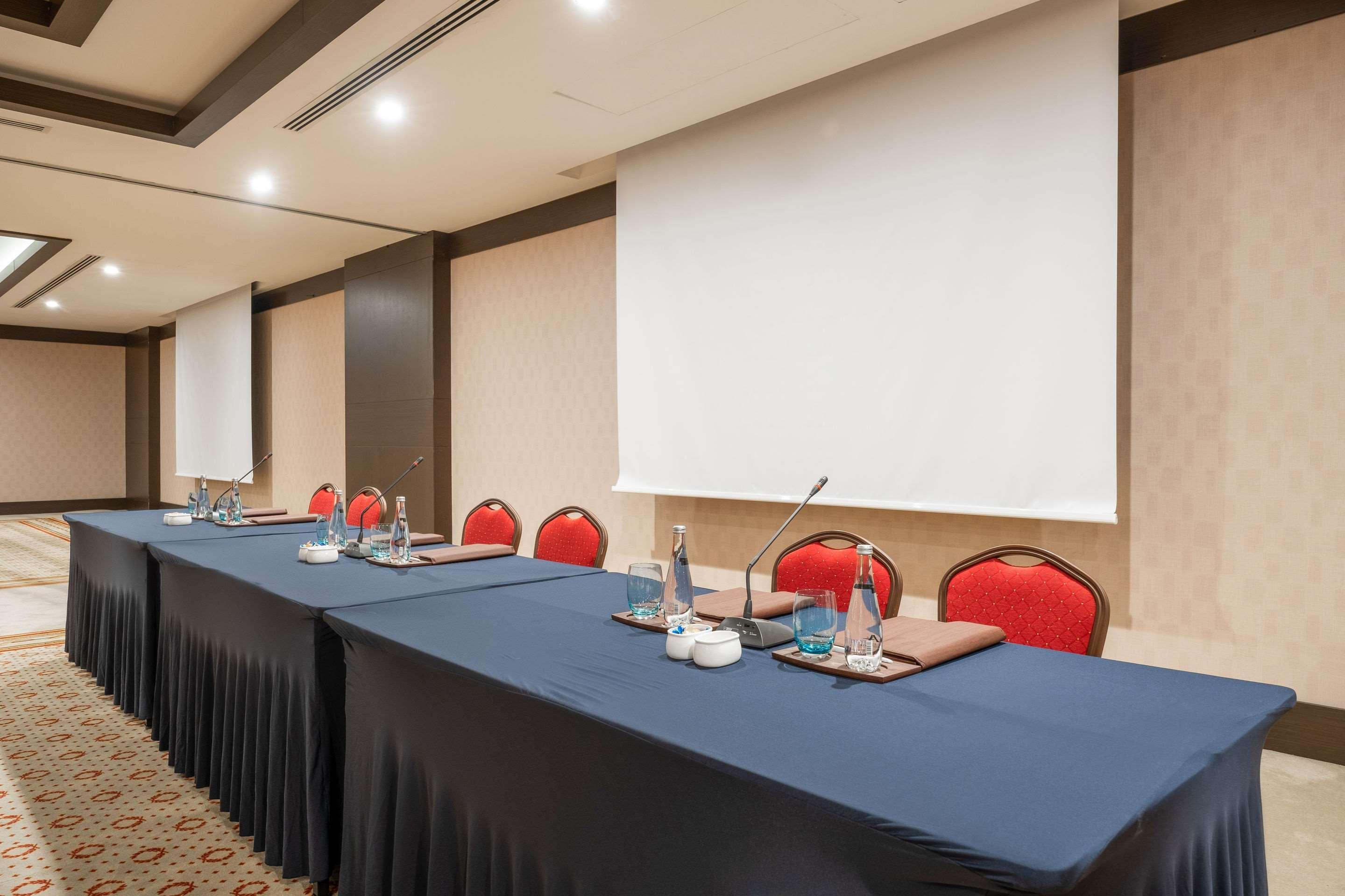 Clarion Hotel Istanbul Mahmutbey Exterior photo