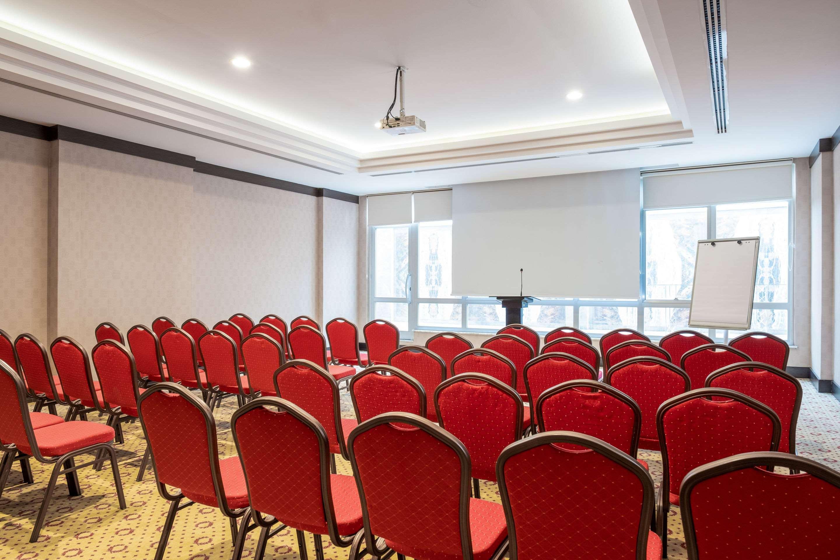 Clarion Hotel Istanbul Mahmutbey Exterior photo