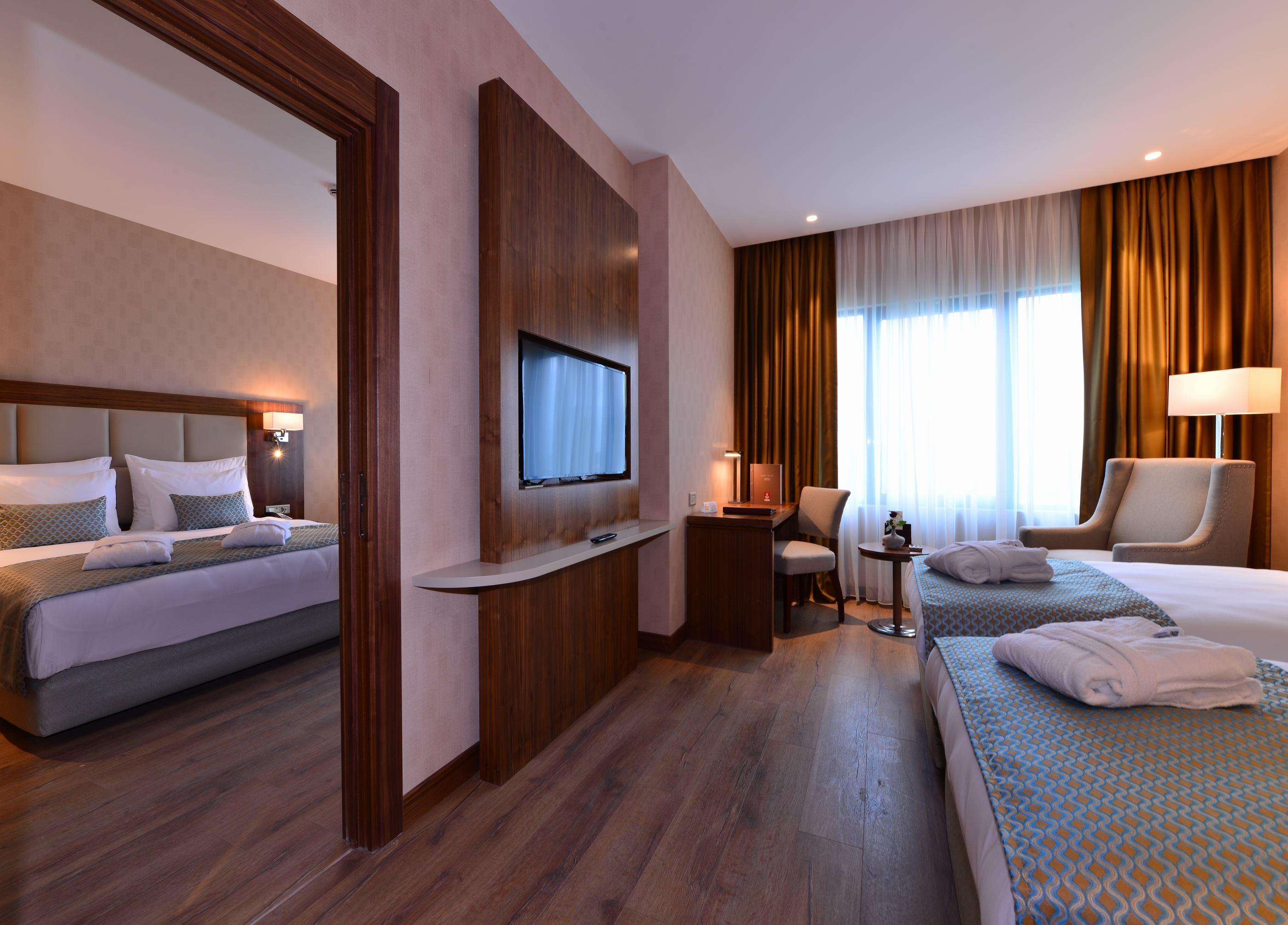 Clarion Hotel Istanbul Mahmutbey Exterior photo