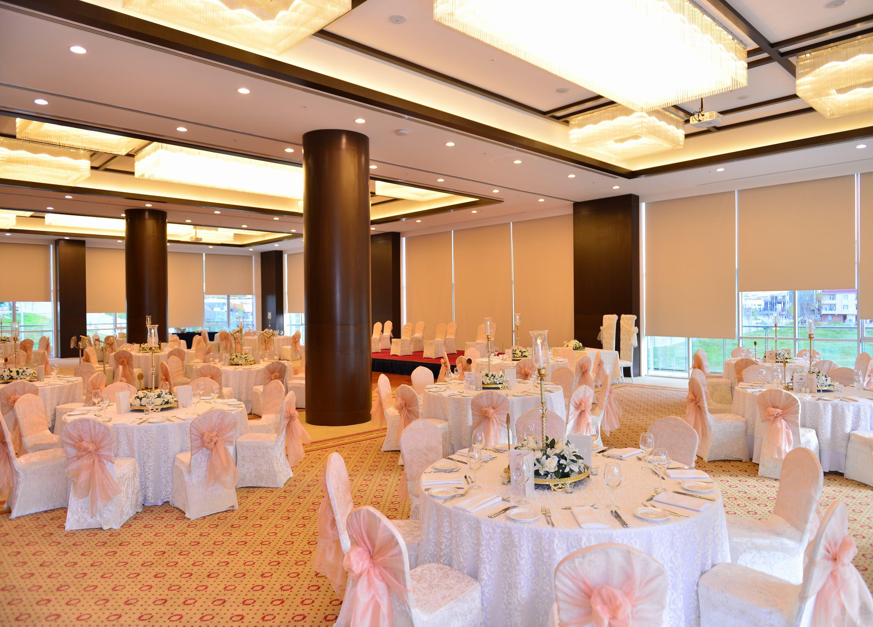 Clarion Hotel Istanbul Mahmutbey Exterior photo