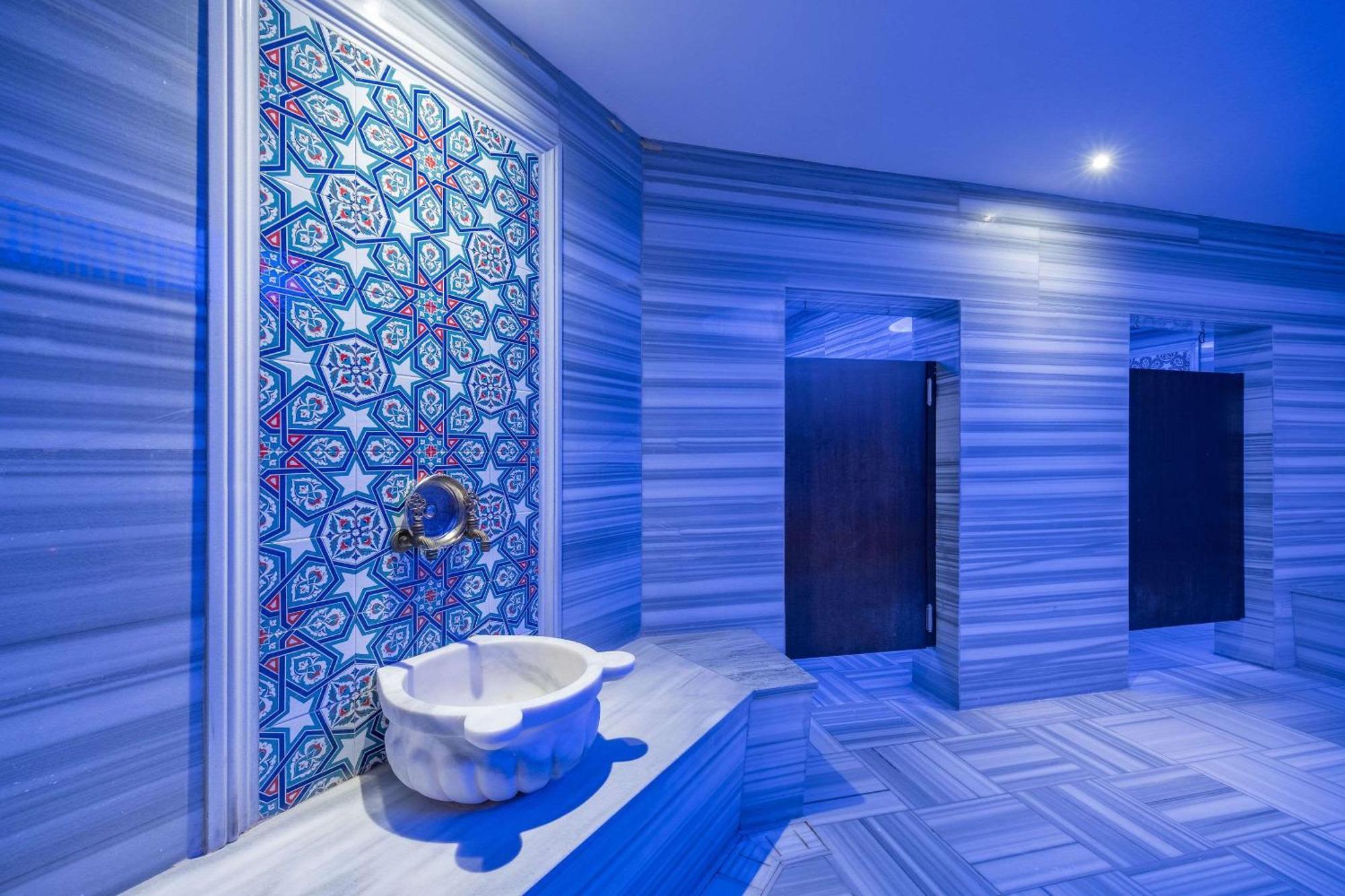 Clarion Hotel Istanbul Mahmutbey Exterior photo