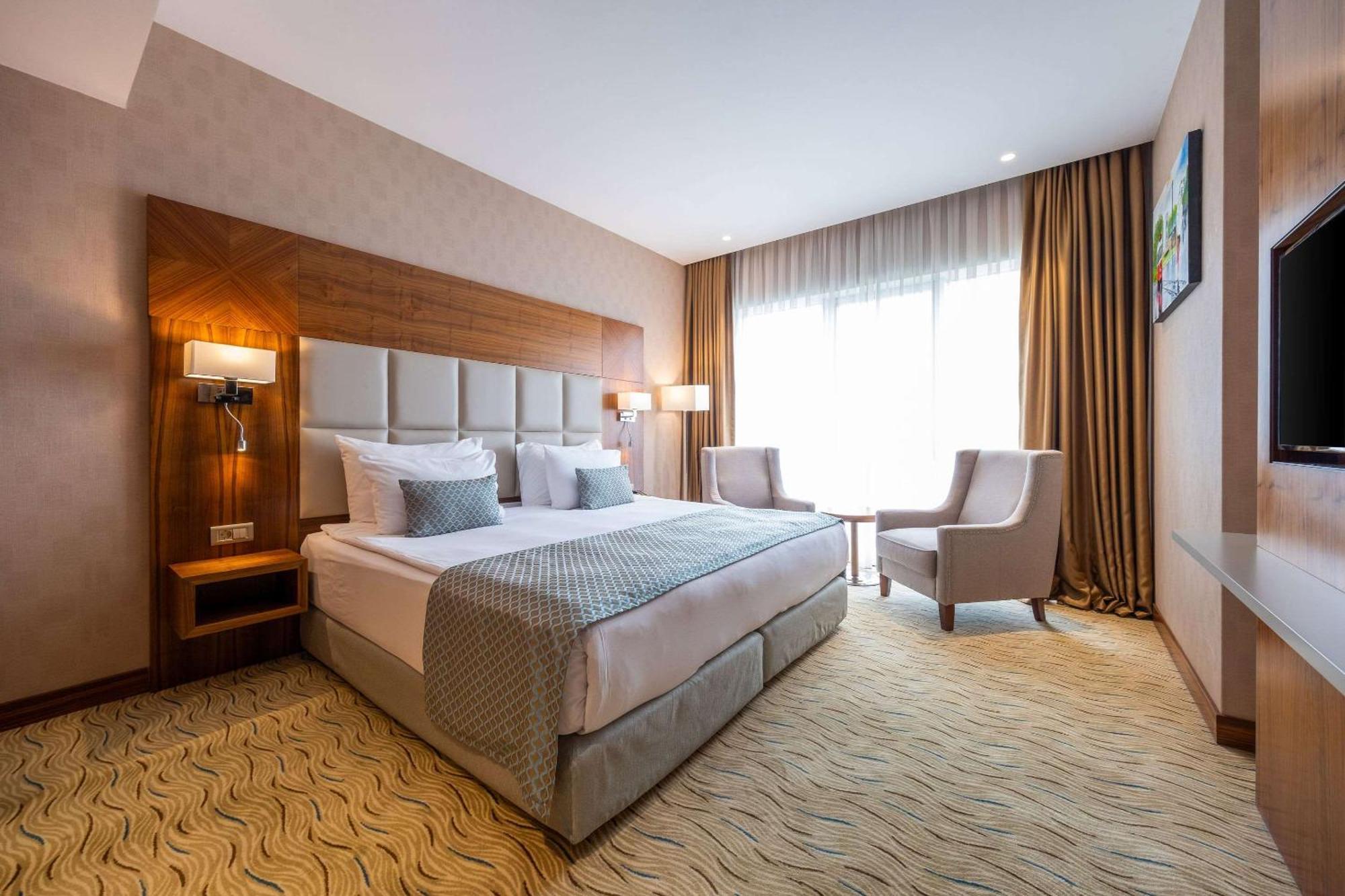 Clarion Hotel Istanbul Mahmutbey Exterior photo